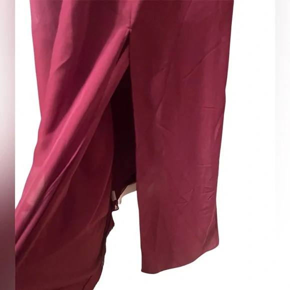 BIRDY GREY, Elegant Burgundy Maxi Dress - Picture 6 of 8